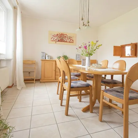 Holiday home Comfortable With Garden