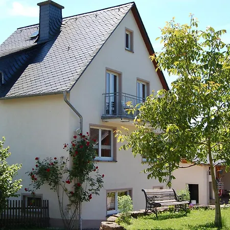 Comfortable With Garden Manderscheid