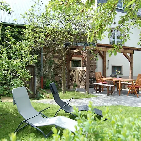Holiday home Comfortable With Garden