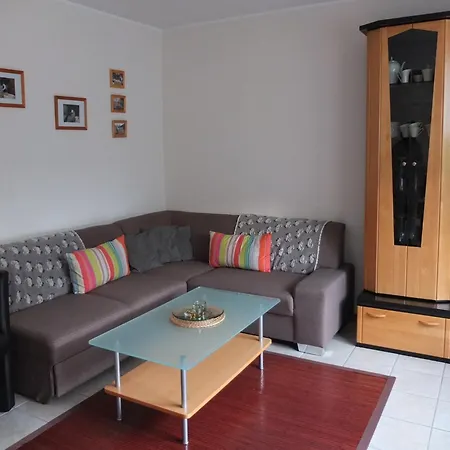 Comfortable In With Garden Ferienhaus