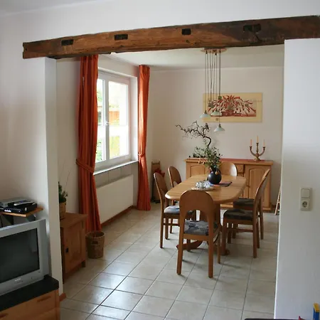 Holiday home Comfortable With Garden